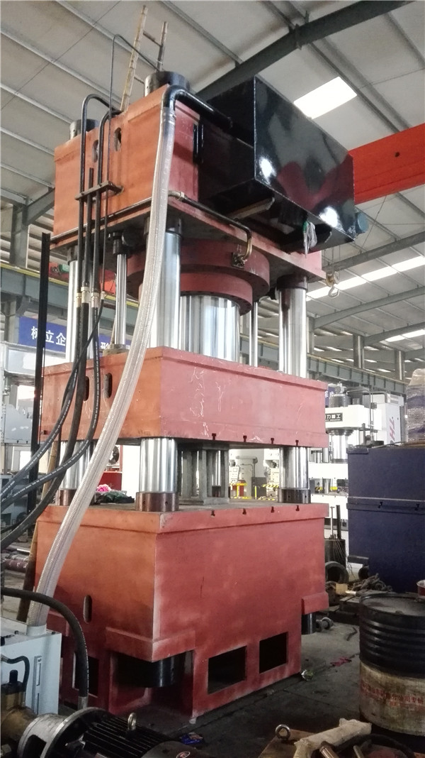 1200吨不锈钢成型液压机液压马达限速回路介绍