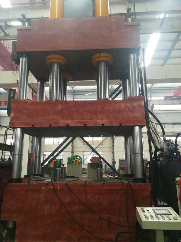 800吨复合材料模压成型液压机液压传动系统组成